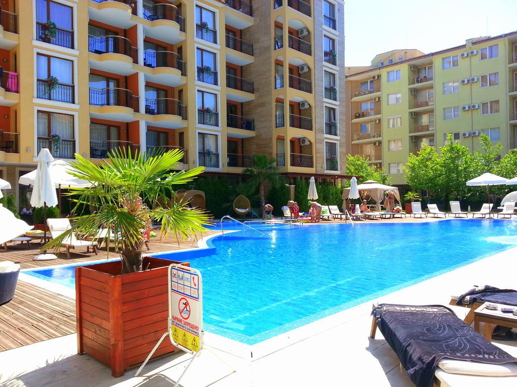 Menada Harmony Suites Apartments Slăntjev Brjag Exteriör bild